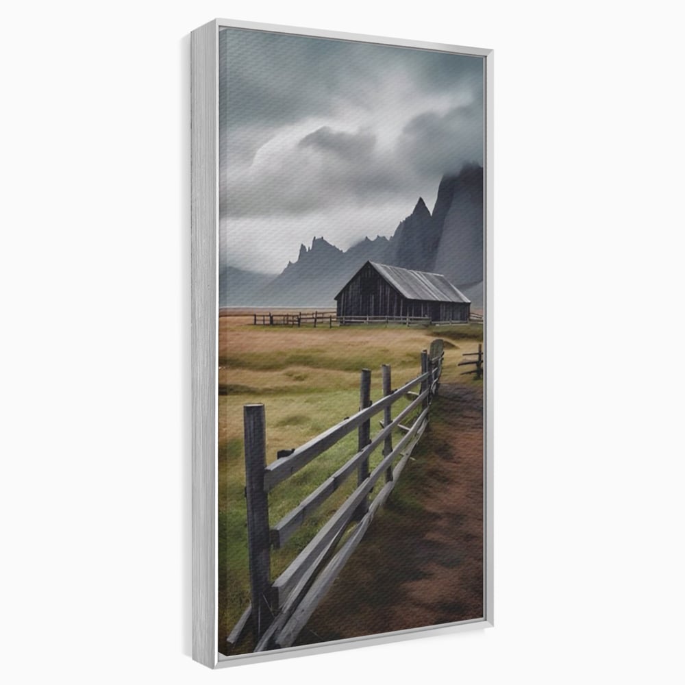 Tablou canvas cu tablou cu peisaj montan si gard de lemn, in rama de aluminiu argintiu
